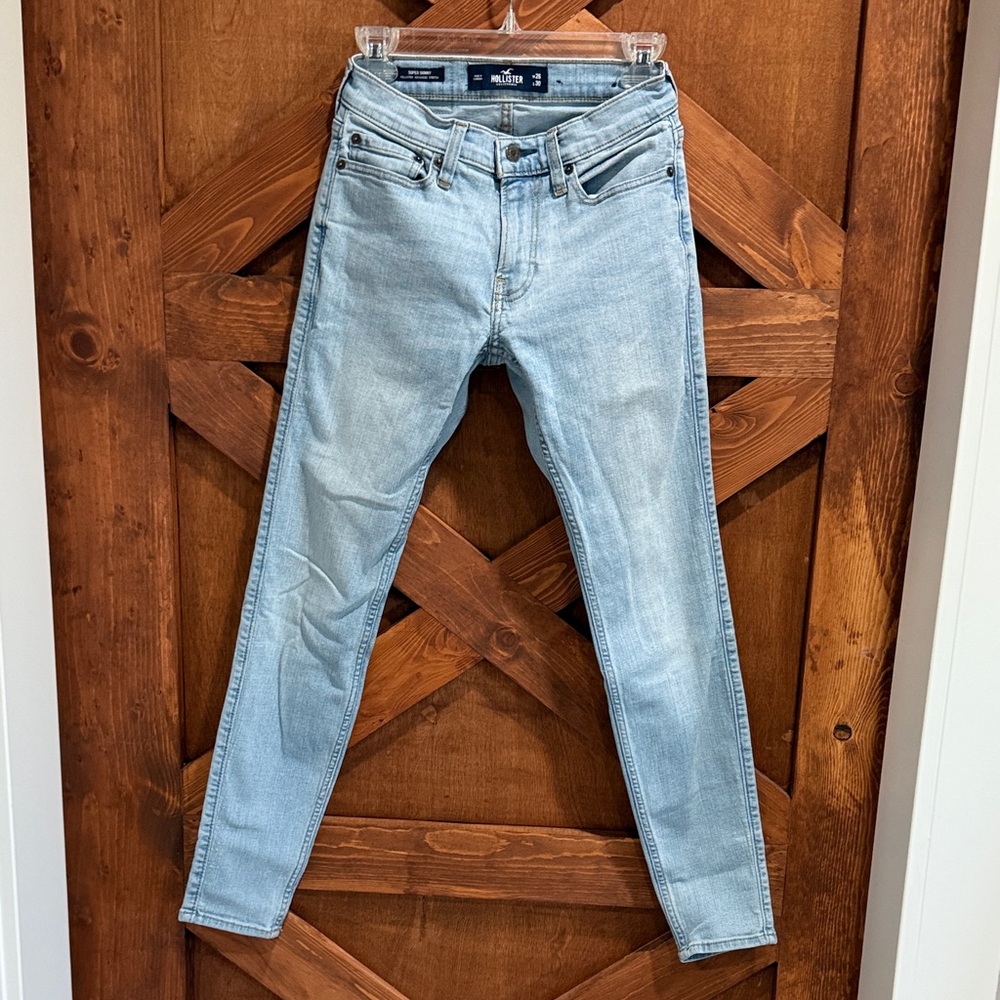 Hollister Super Skinny Jeans size 26/30 smoke free home